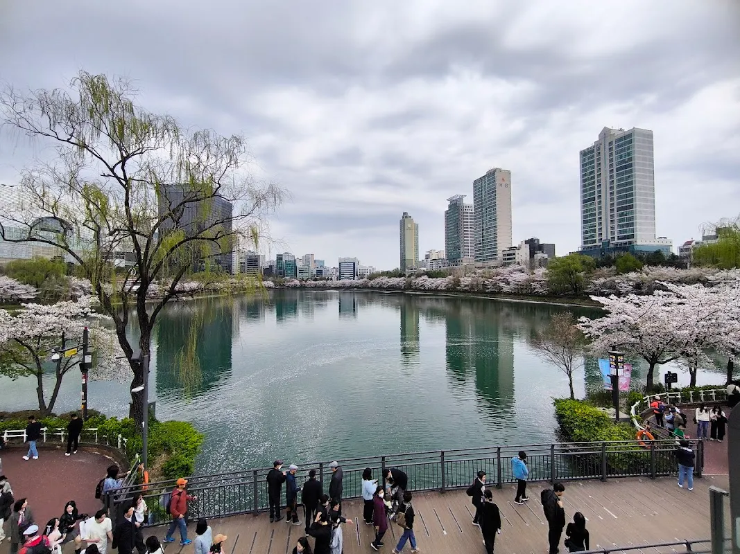 Seokchon Lake Park 4