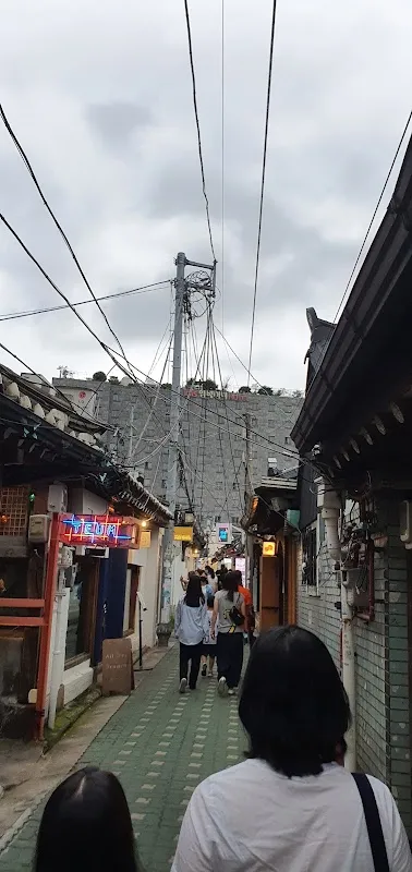 Ikseon-dong Hanok Cafe Street 4