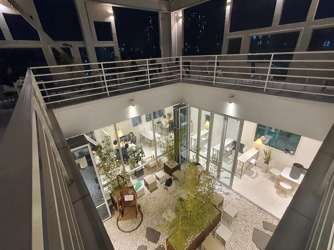 Sinsa-dong Designer Cafes 4