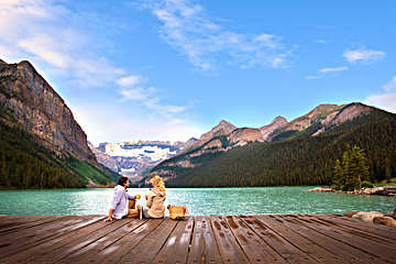 Travel from Banff to Lake Louise