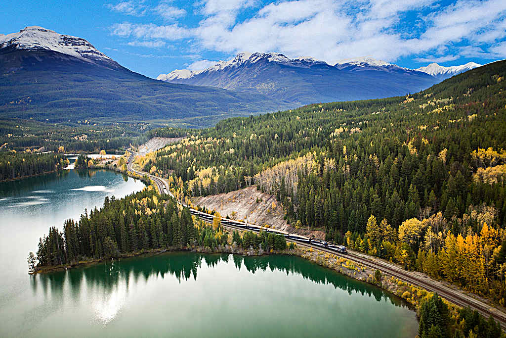 Rocky Mountaineer Train - Kamloops to Banff