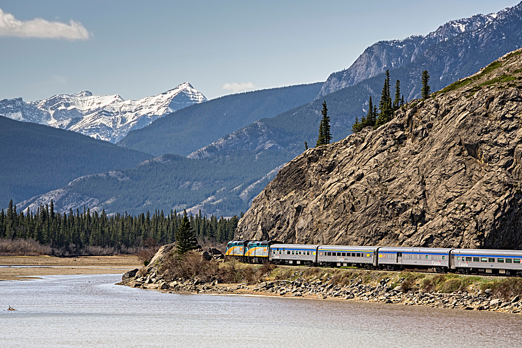 canada cross country train trip