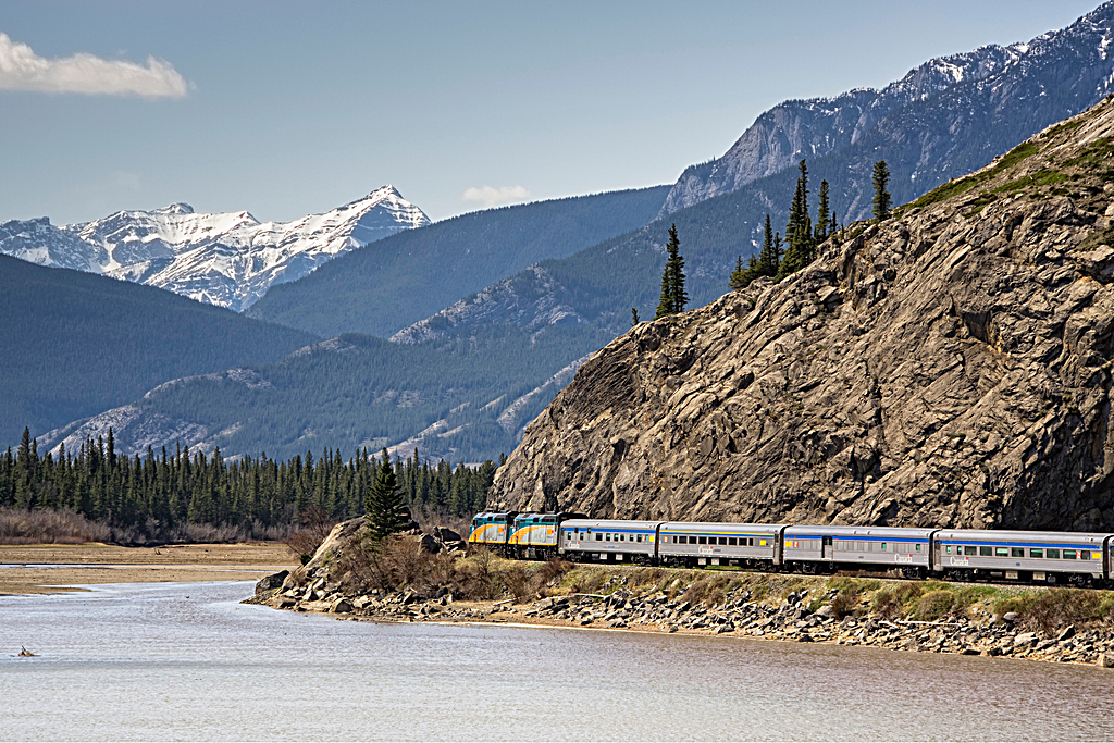 VIA Rail - Arrive in Jasper 