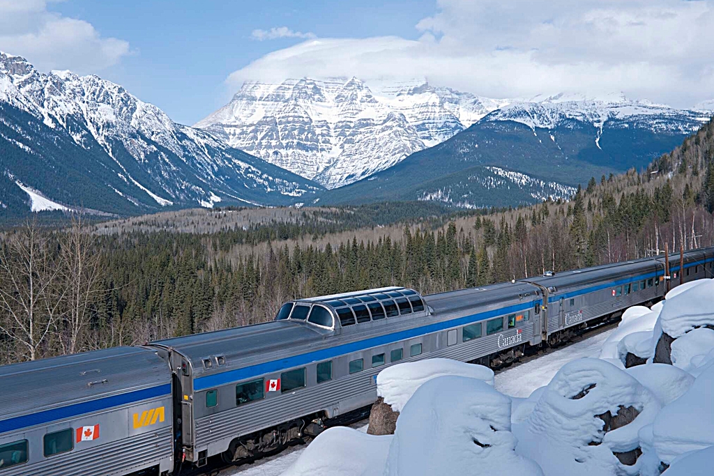 4 Reasons to Take a Winter Train Trip through the Canadian Rockies