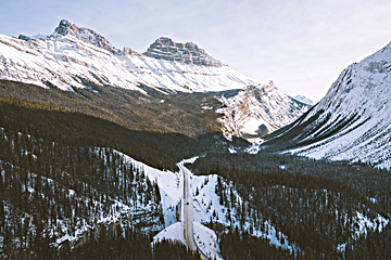 Travel the Icefields Parkway to Lake Louise 