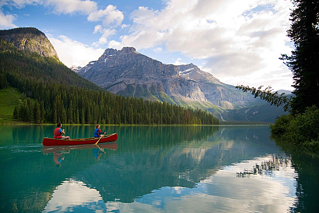 Explore Lake Louise and Yoho National Park