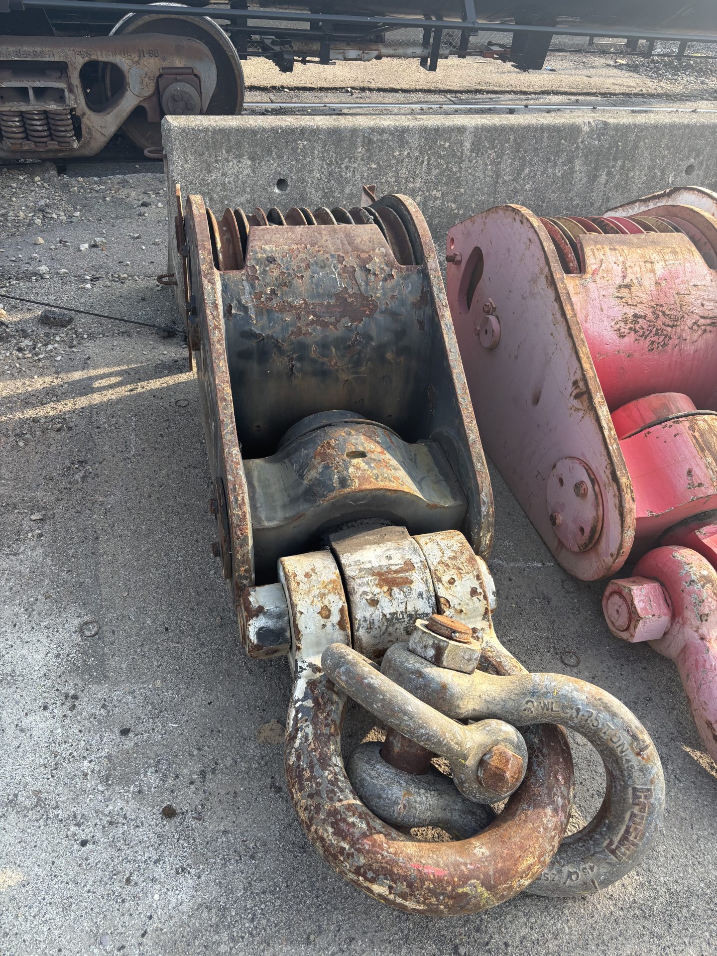 Six Sheave Block w Shackle