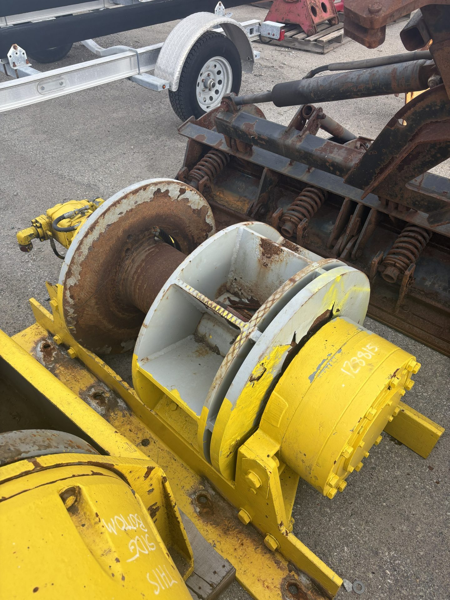 Allied Power Single Drum Winch