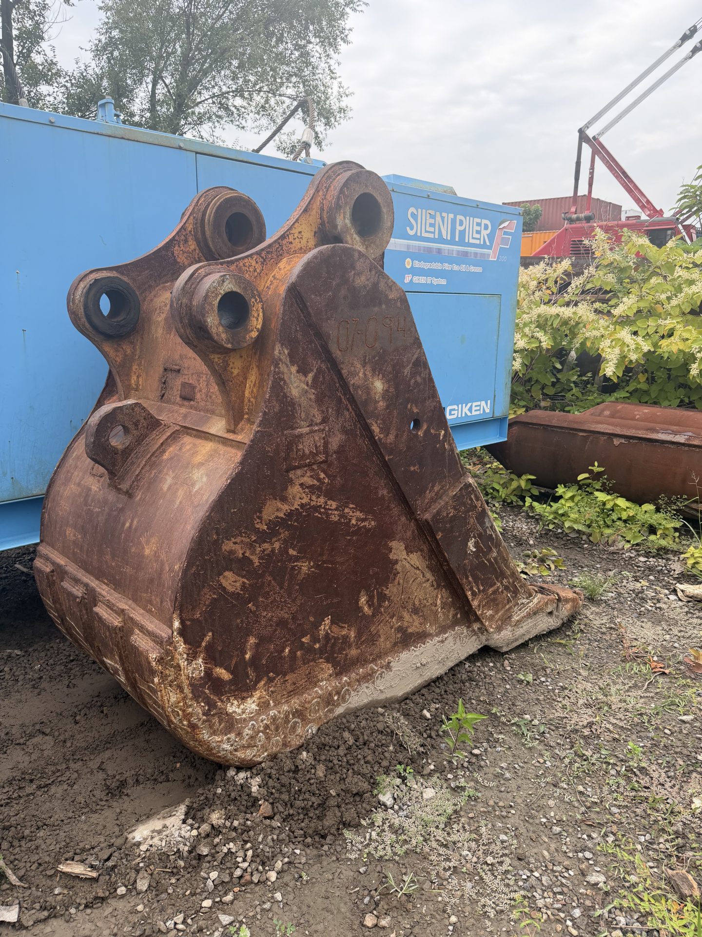 Caterpillar 385 Bucket