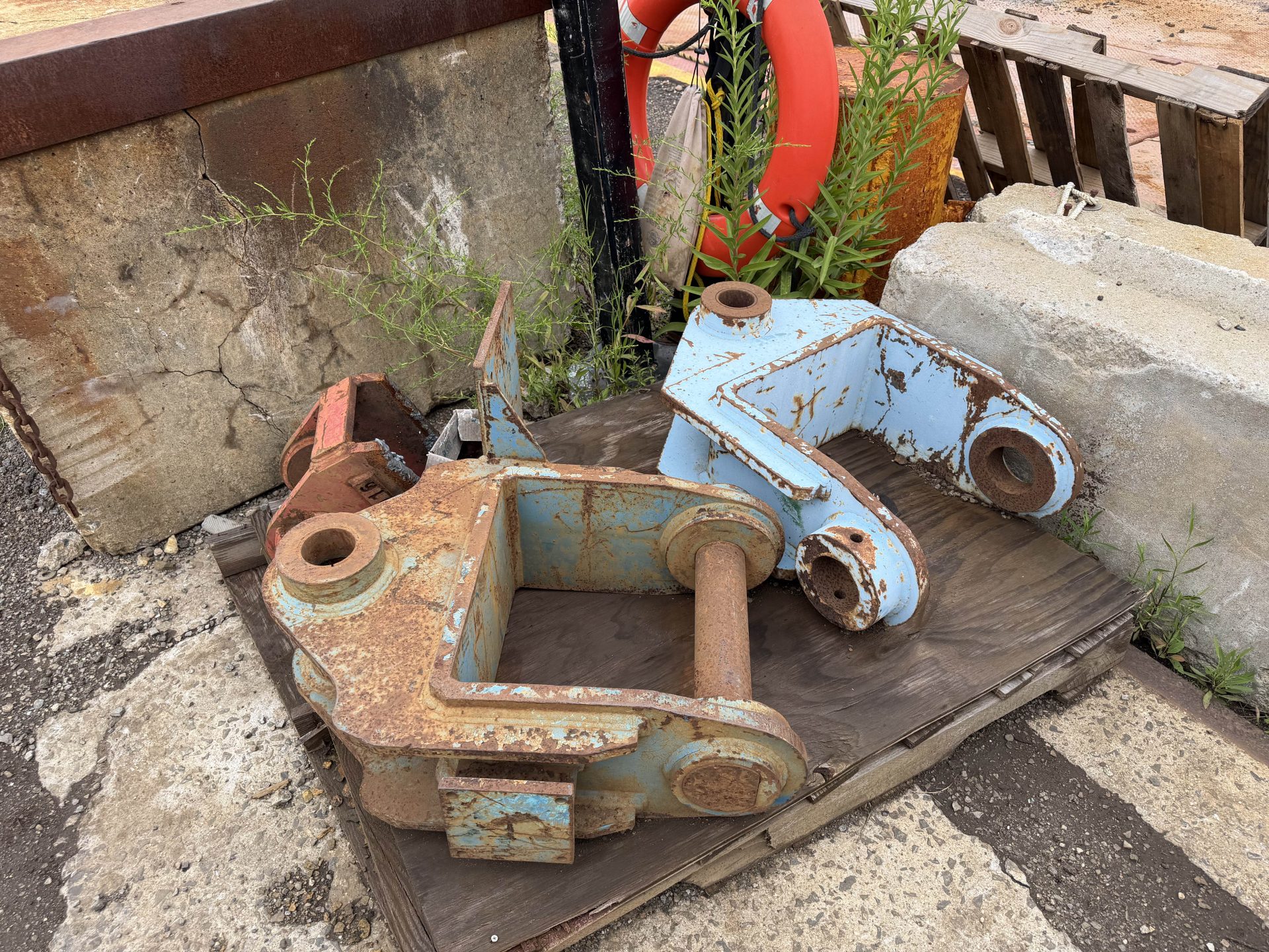 Hydraulic Excavator Yokes