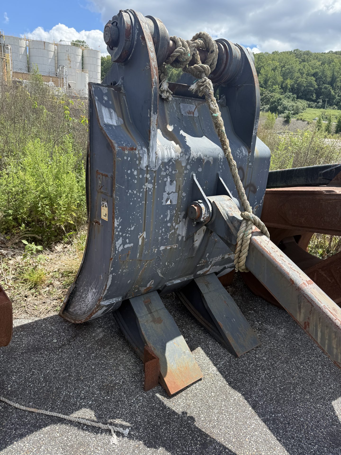 Caterpillar 345 Demo Grapple