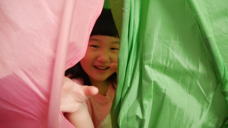 若盼孩子快樂,請給他們多點時間探索教科書外的世界 若盼孩子快樂,請給他們多點時間探索教科書外的世界