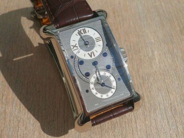 AHCI - A stunning watch : the Chronometre 27 from Kari Voutilainen