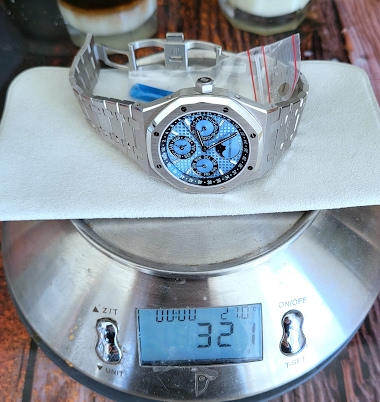 Audemars Piguet Royal Oak Ice Blue Dial: A Collector's Perspective on Heft and Hue
