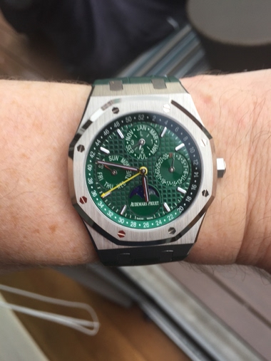 ap watch green face