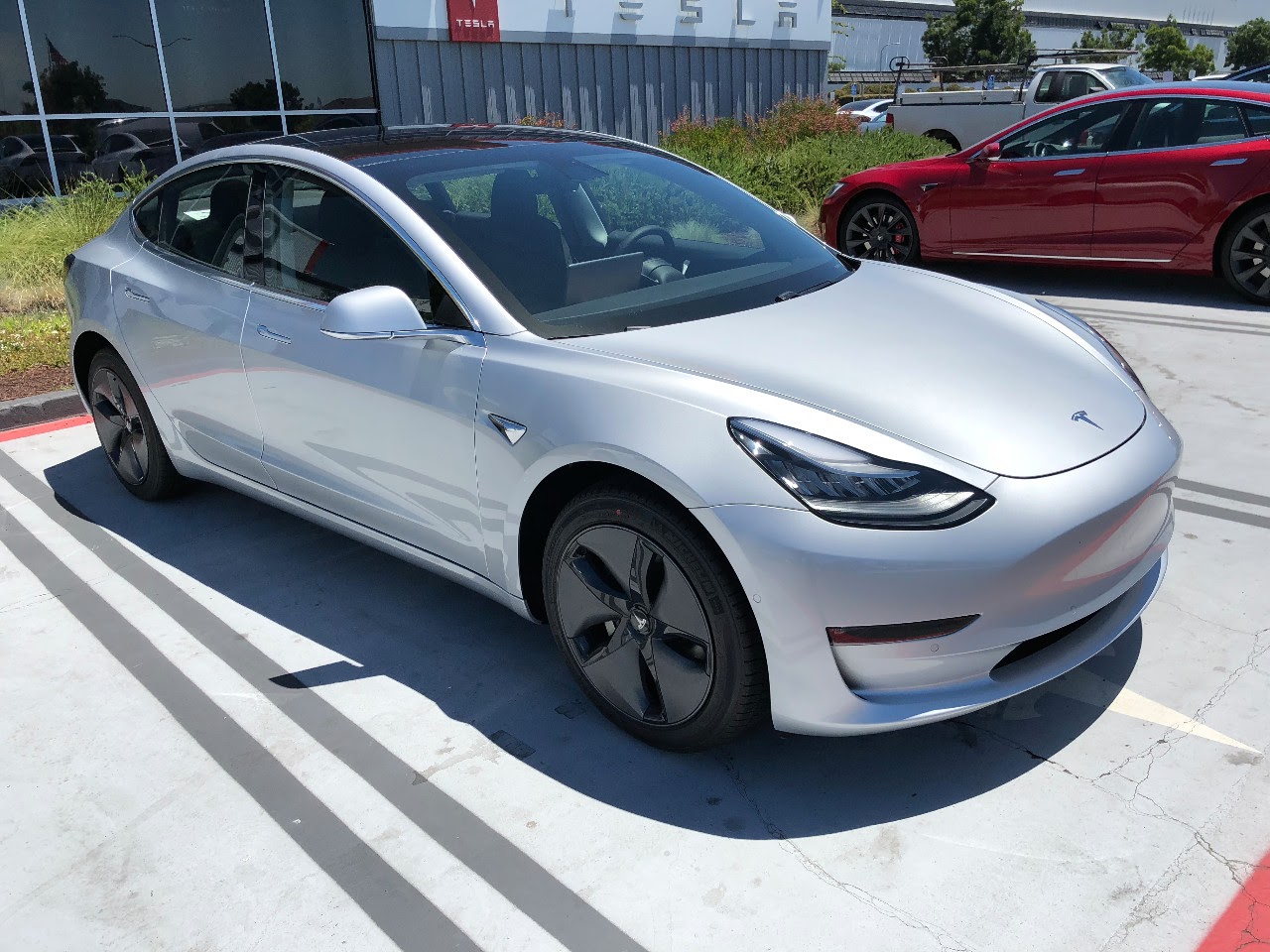 Automotive - Tesla Model 3 Review Of Both The Long Range Rwd And Performance  Awd With Performance Upgrade Package