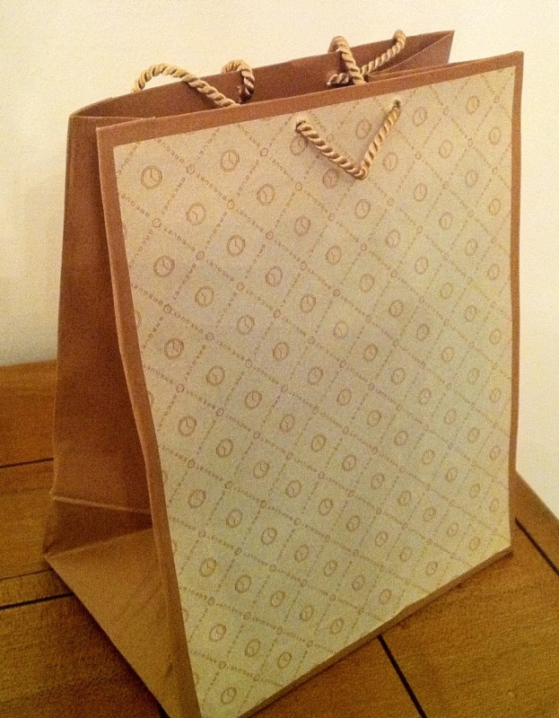 Cherry-1: Want the Vintage Shopping bag ?