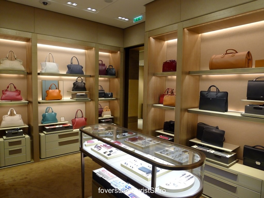 My visit of the Cartier Boutique of the Champs-Elysees