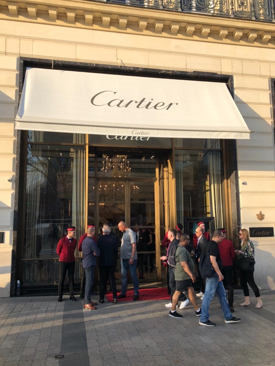 cartier boutique in paris