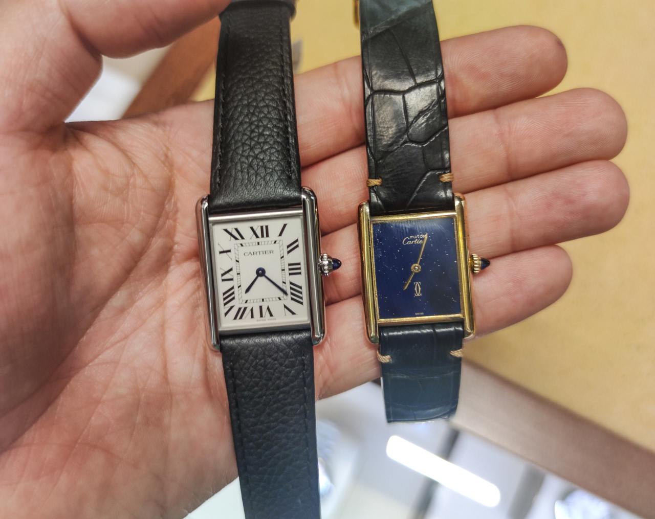 F】 Hands-On: The Ingenious Cartier Tank Must Solarbeat