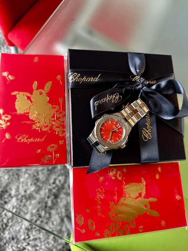 Chopard's Unexpected Luxury: A Bespoke Dog Collar for Discerning Pets