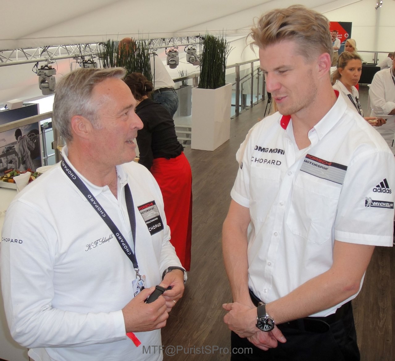 1) Which watch is Nico Hülkenberg wearing?