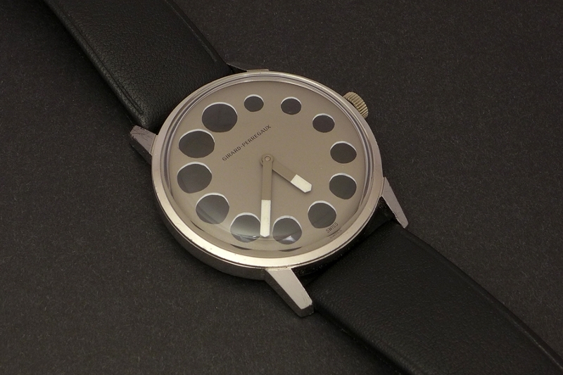 Girard Perregaux - Reference 9034 C ”Dot dial” – connecting the dots!