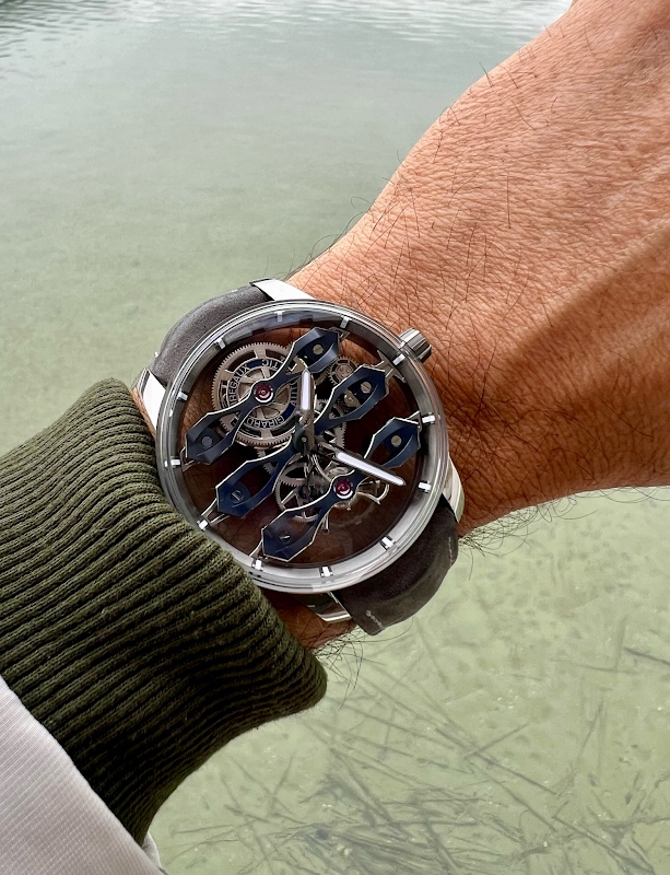 Girard-Perregaux Laureato: Elegant Sports Watch Collection