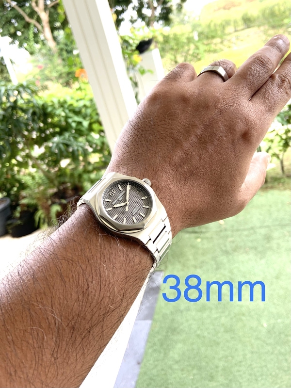 Girard-Perregaux: 38mm vs 42mm Case Size Comparison