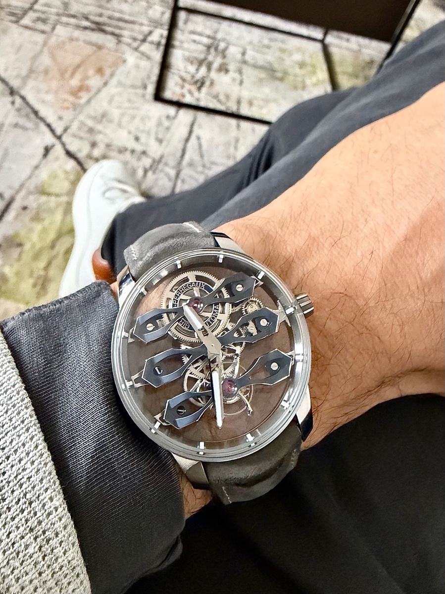 Girard-Perregaux Laureato: Business Watch Alternative