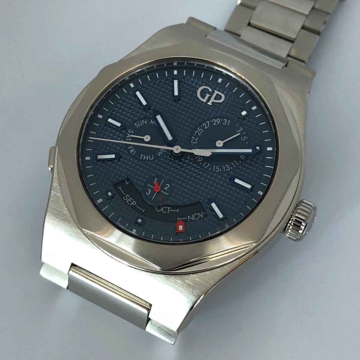 Girard Perregaux A Few Words About The Girard Perregaux Laureato Perpetual Calendar