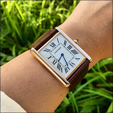 Cartier tank solo shop xl wrist shot