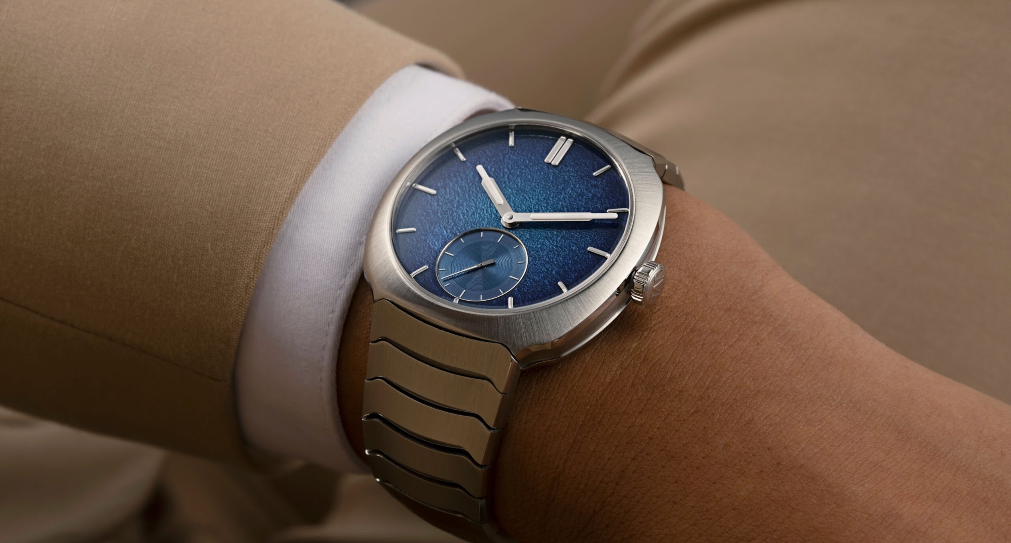 AHCI - H. Moser & Cie Streamliner Small Seconds Blue Enamel