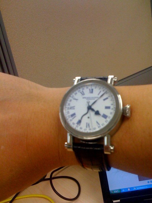 Sorry for my lousy pic of a wristshot....