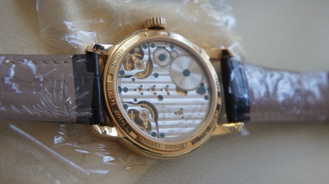 A new Beijing movement developed in 2011 by Master Watchmakers Xu Yaonan and Shi Wenli in conjunction. A double escapement handwinding movement yielding 120 hours power reserve.