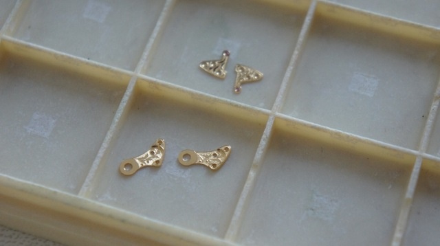 The hand-engraved balance cocks in gold which I persuaded Beijing to produce. These will be installed excllusively in my CELADON watches