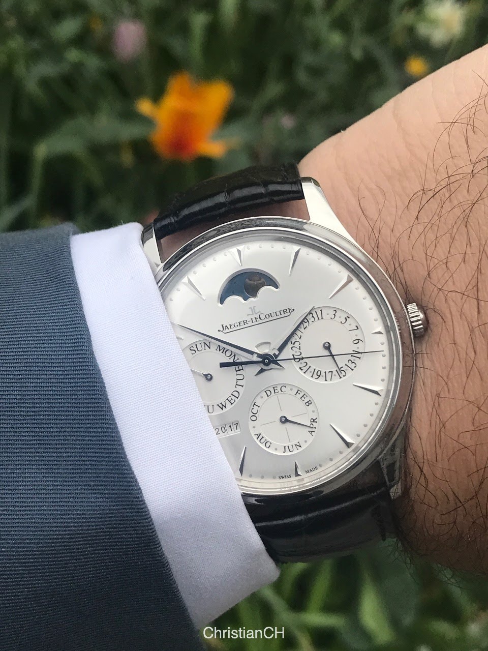 Insider: Jaeger-LeCoultre Master Ultra Thin An Impressive, Easy-to-Read ...
