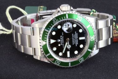 Rolex Submariner Green Bezel Model 16610LV 50th Anniversary Sub LV M LNIB