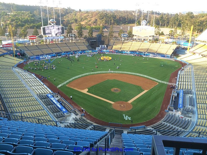 It's that time of year 🧟‍♂️ - - - - - #dodgers #dodgersbaseball #ladodgers  #dodgerstadium #letsgododgers #itfdb #thinkblue #champions…