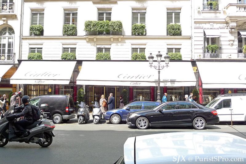 Cartier store in Paris – Stock Editorial Photo © lucianmilasan