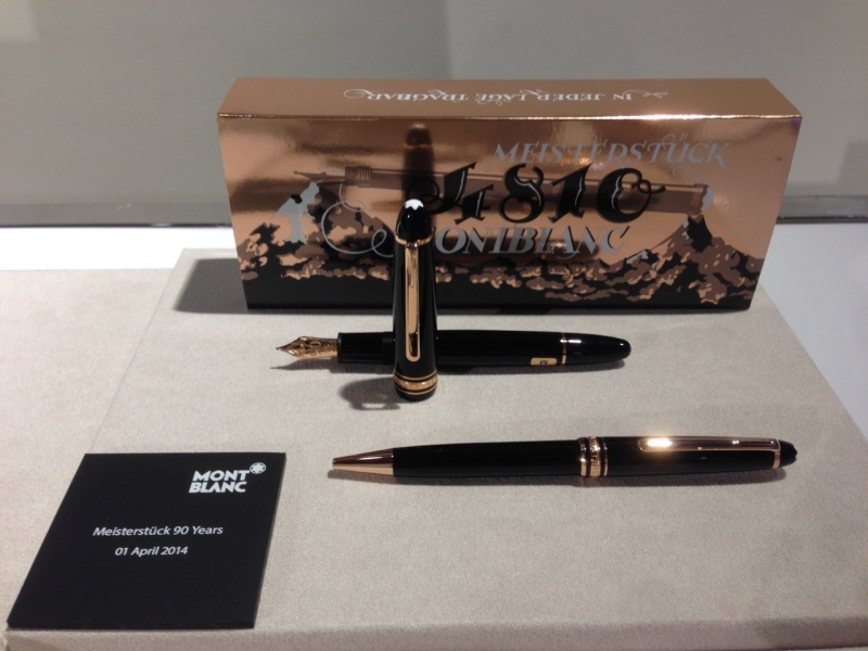 The beautiful and very warm 90th anniversary Meisterstuck pens with rose gold trims and nib