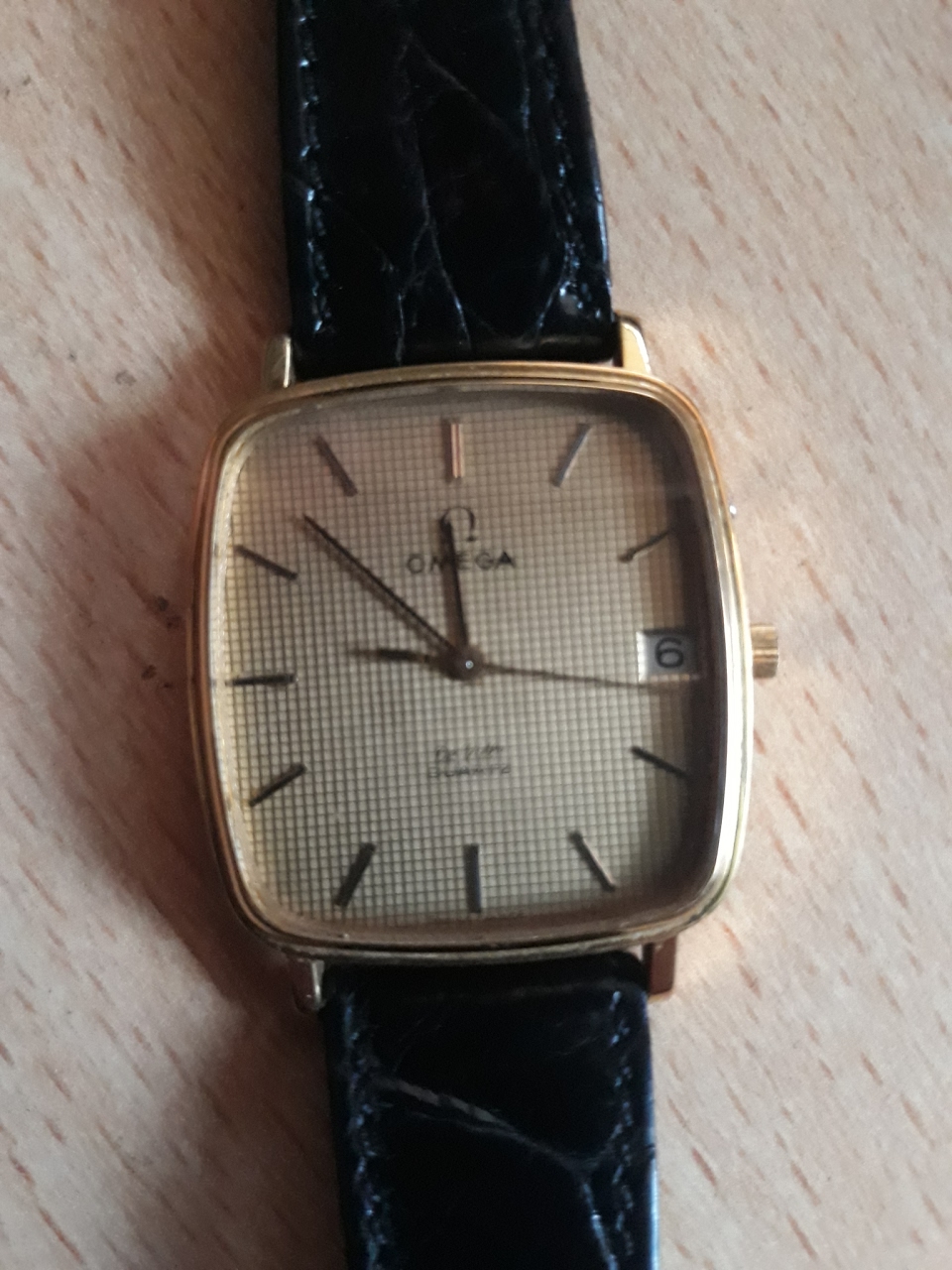 omega de ville 1977