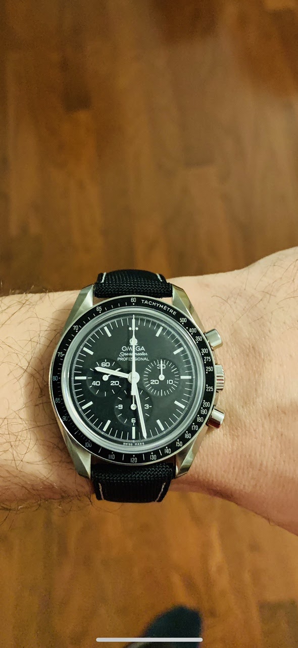 omega speedmaster snoopy strap