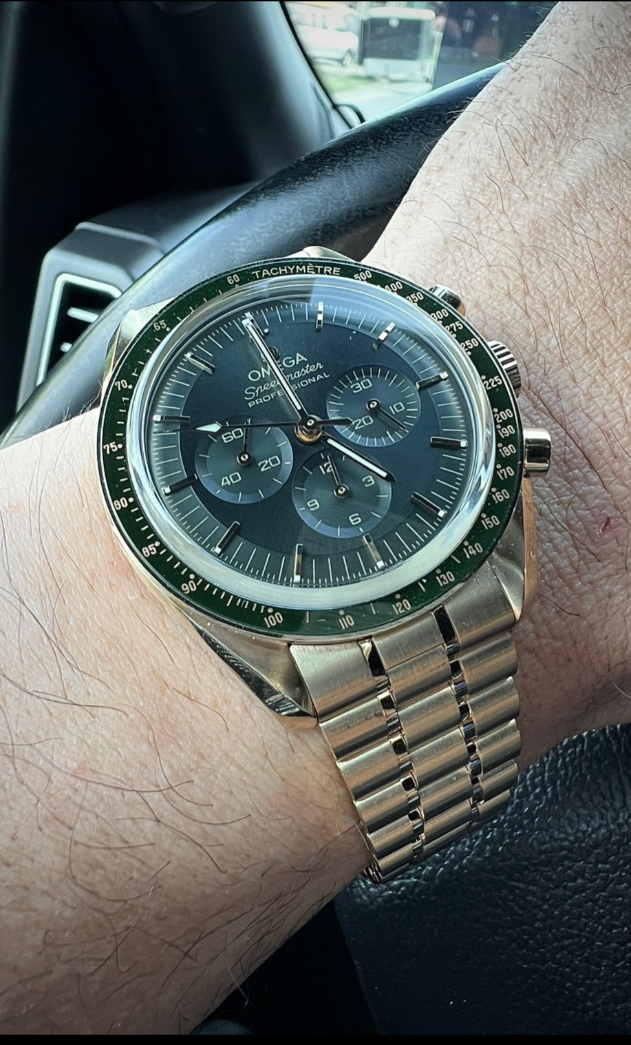 Omega Omega moonshine green speedmaster