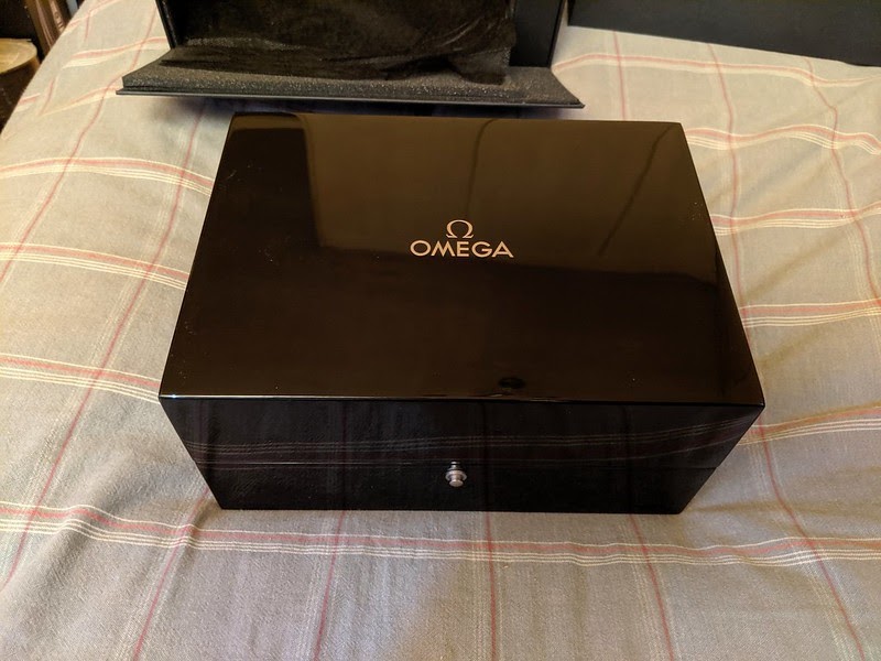 omega dark side of the moon box