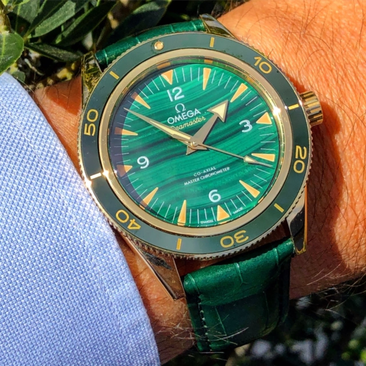 omega seamaster green face