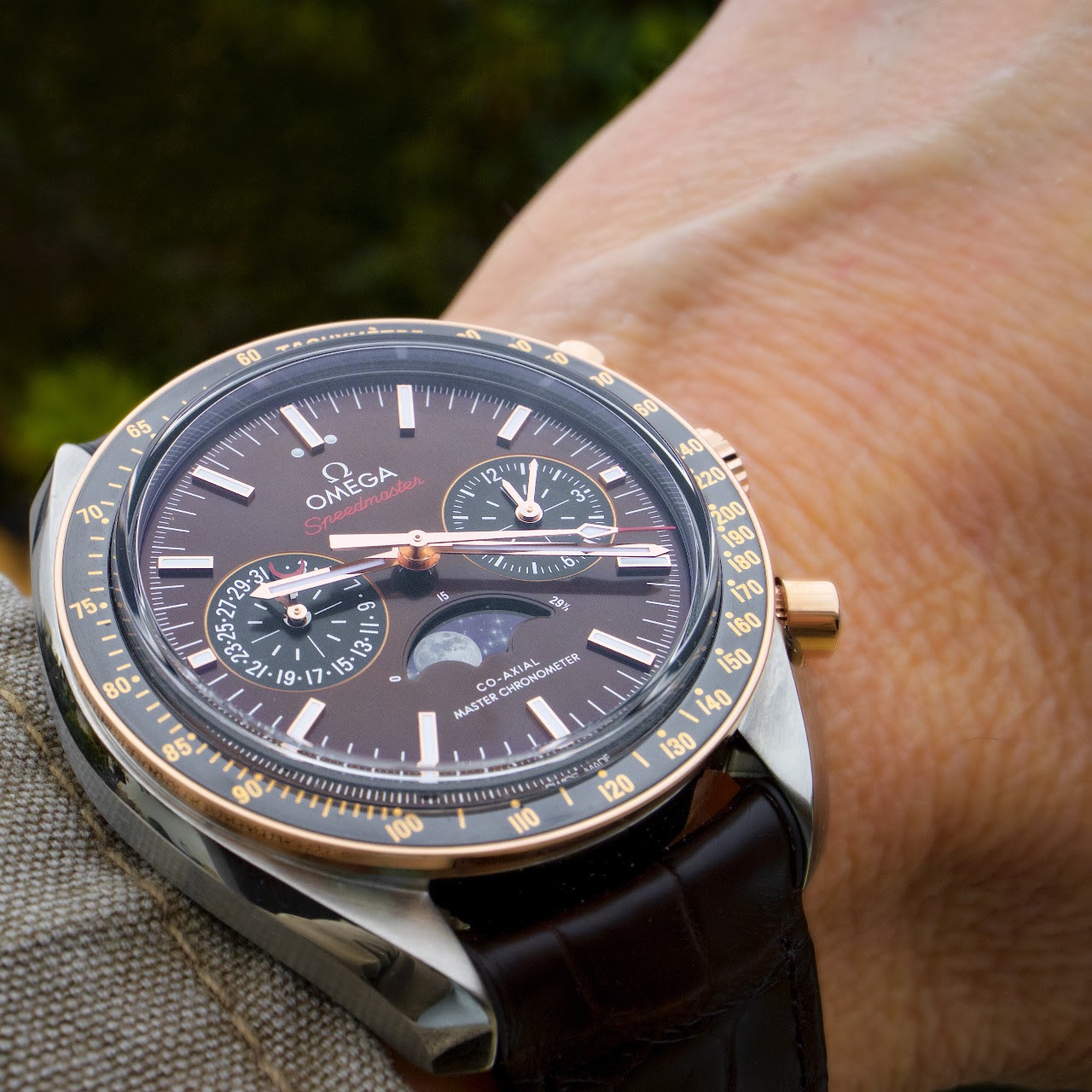 omega speedmaster moonphase gold