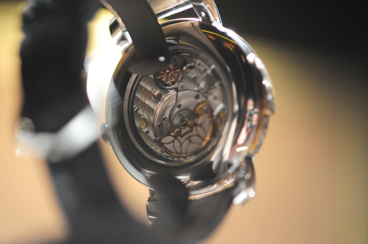 The movement has an integrated minute repeater, but a separate layer for the perpetual calendar.