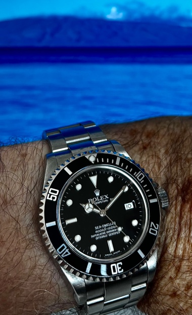 Rolex Sea-Dweller 43mm Wristshot