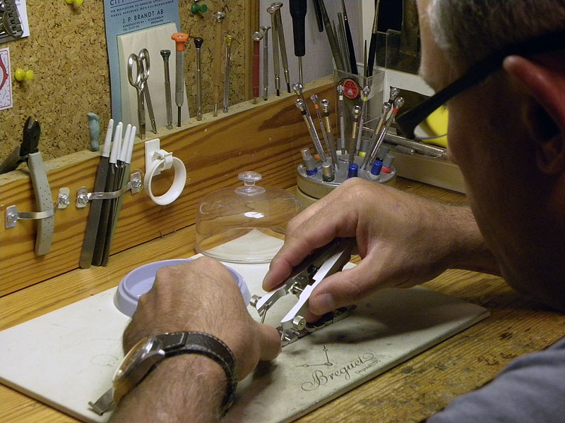 Rolex Dial Customization: Achieving the 'Triple Red' Look